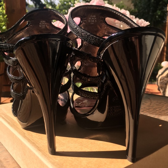 โจ DKNYC Zuri Ankle Strap Heels NWOT - Picture 2 of 9